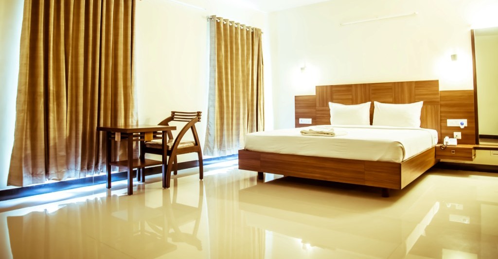 ExtraComfortKingRoom-1