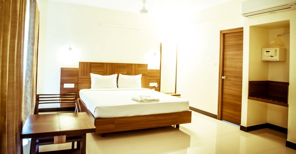 ExtraComfortKingRoom-3