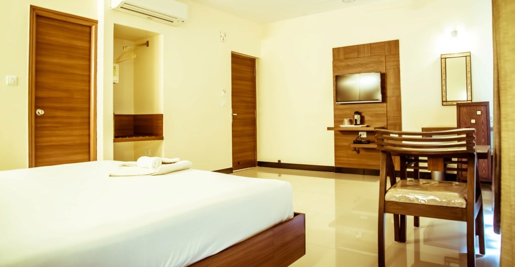 ExtraComfortKingRoom-4